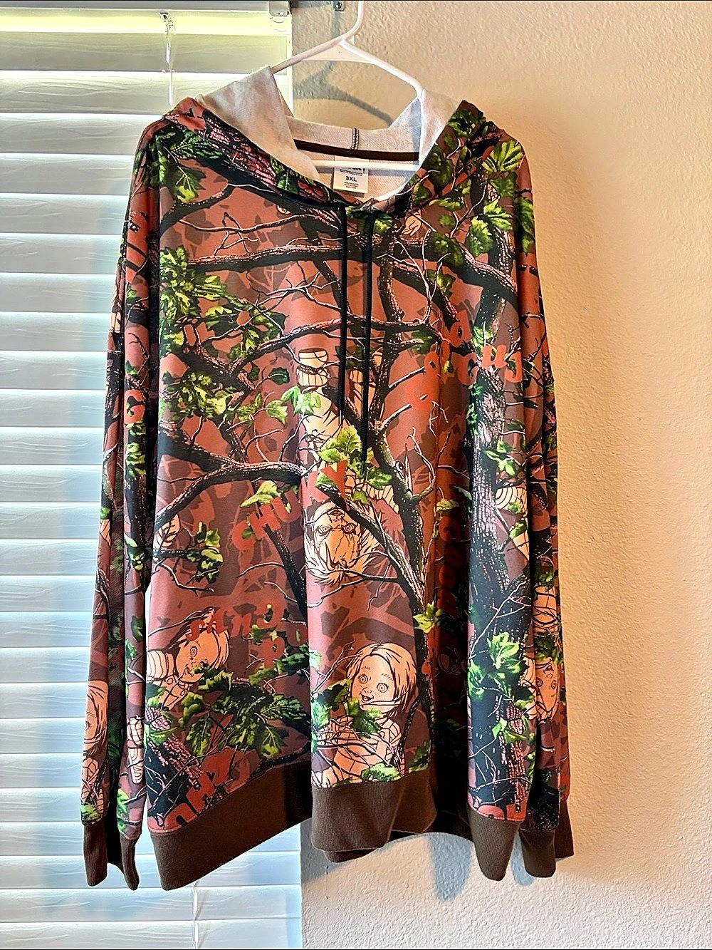 Chucky Men's and Big Men's Chucky in Camo Graphic Fleece Hoodie Sweatshirt Camo